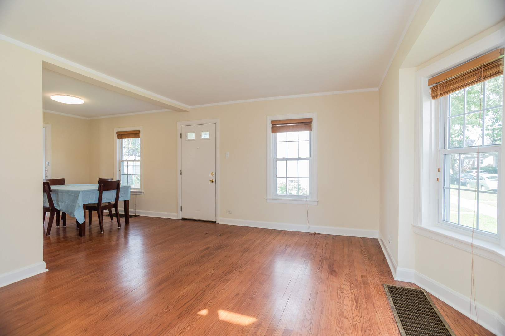 5615 W Dakin Street, Chicago, IL 60634