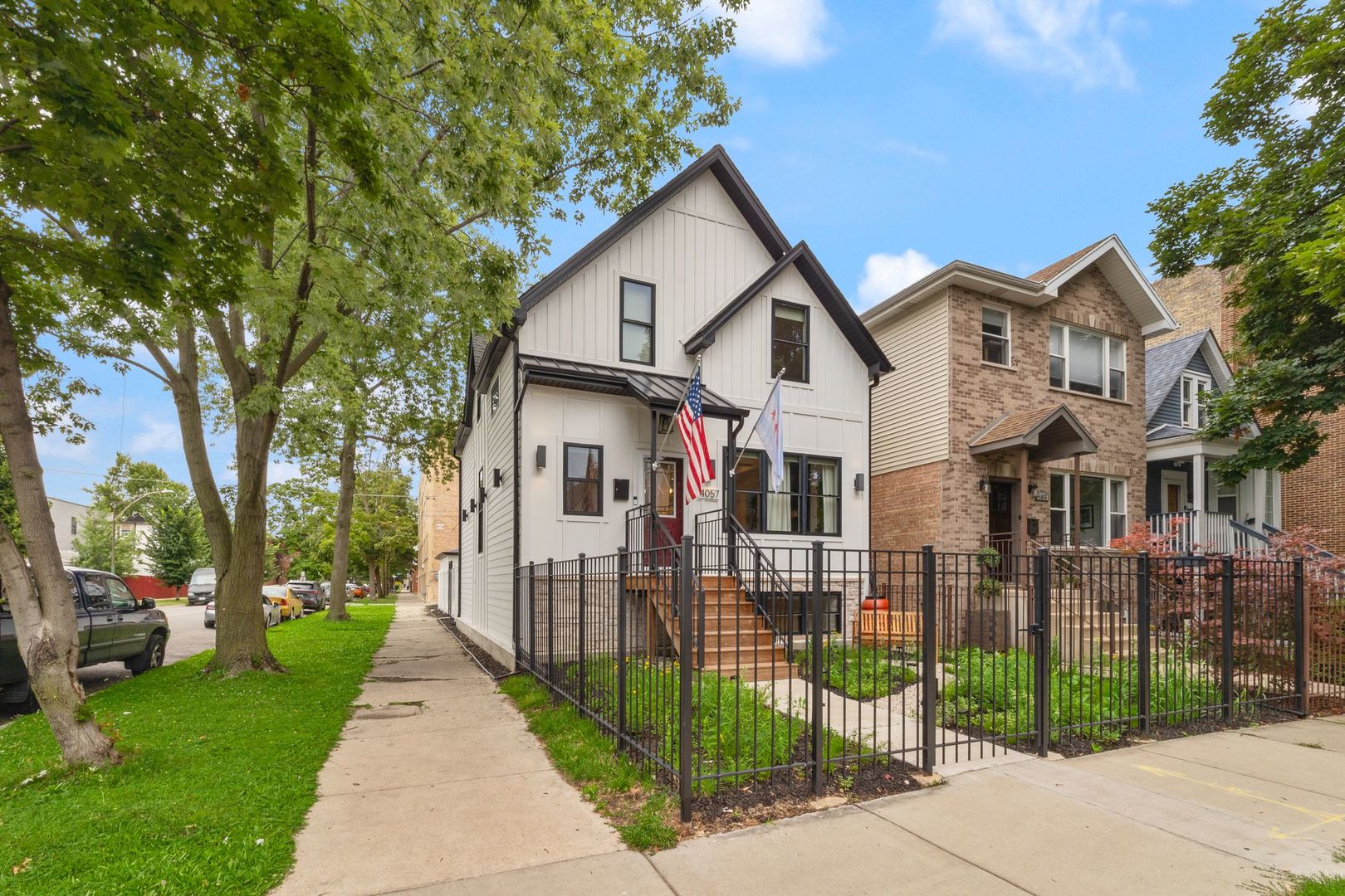4057 N Drake Avenue, Chicago, IL 60618