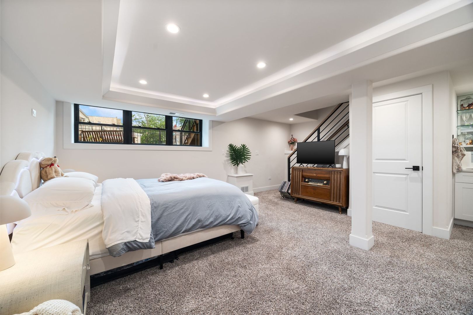 4057 N Drake Avenue, Chicago, IL 60618