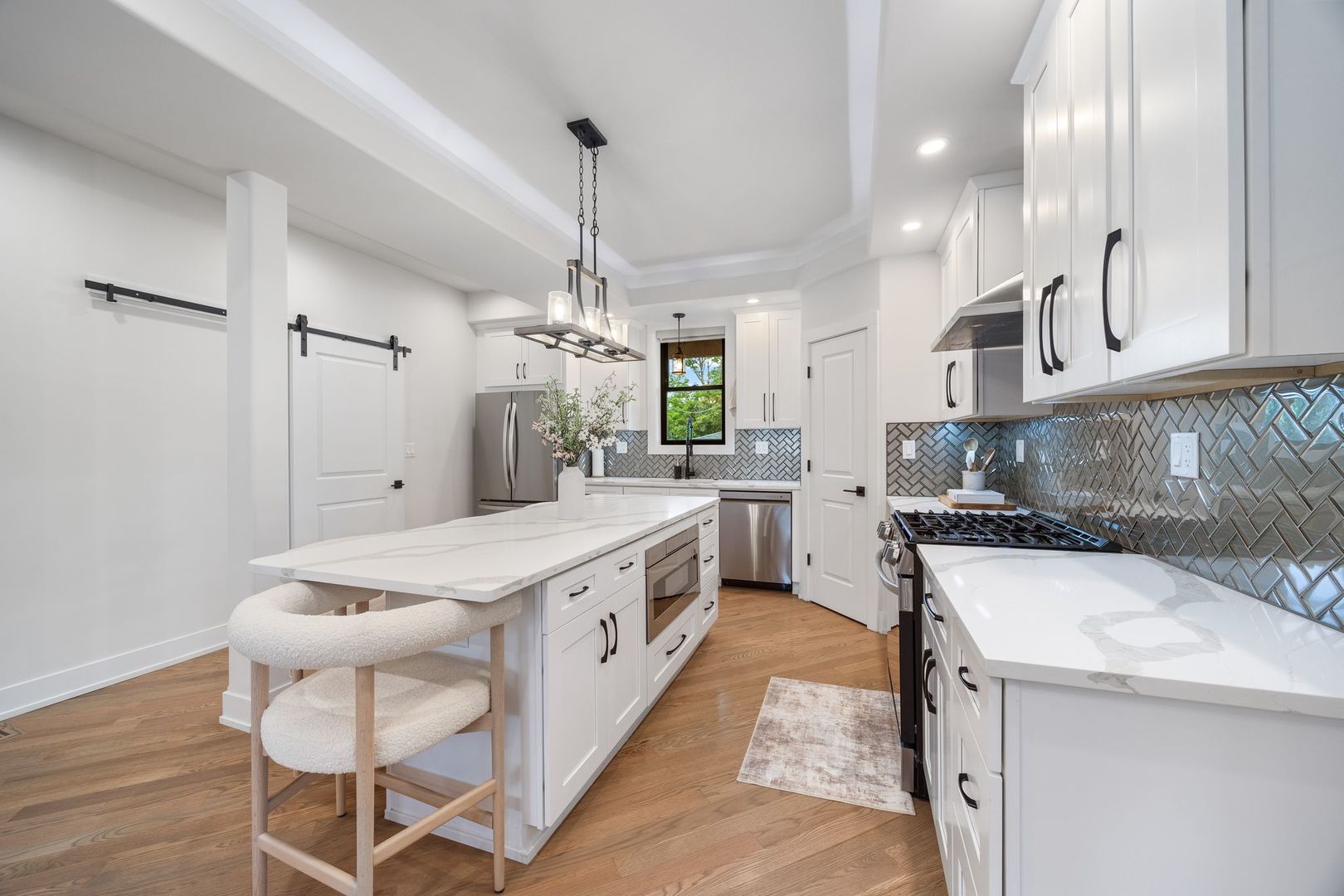 4057 N Drake Avenue, Chicago, IL 60618