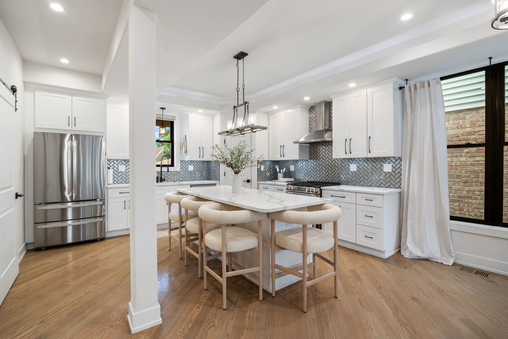 4057 N Drake Avenue, Chicago, IL 60618