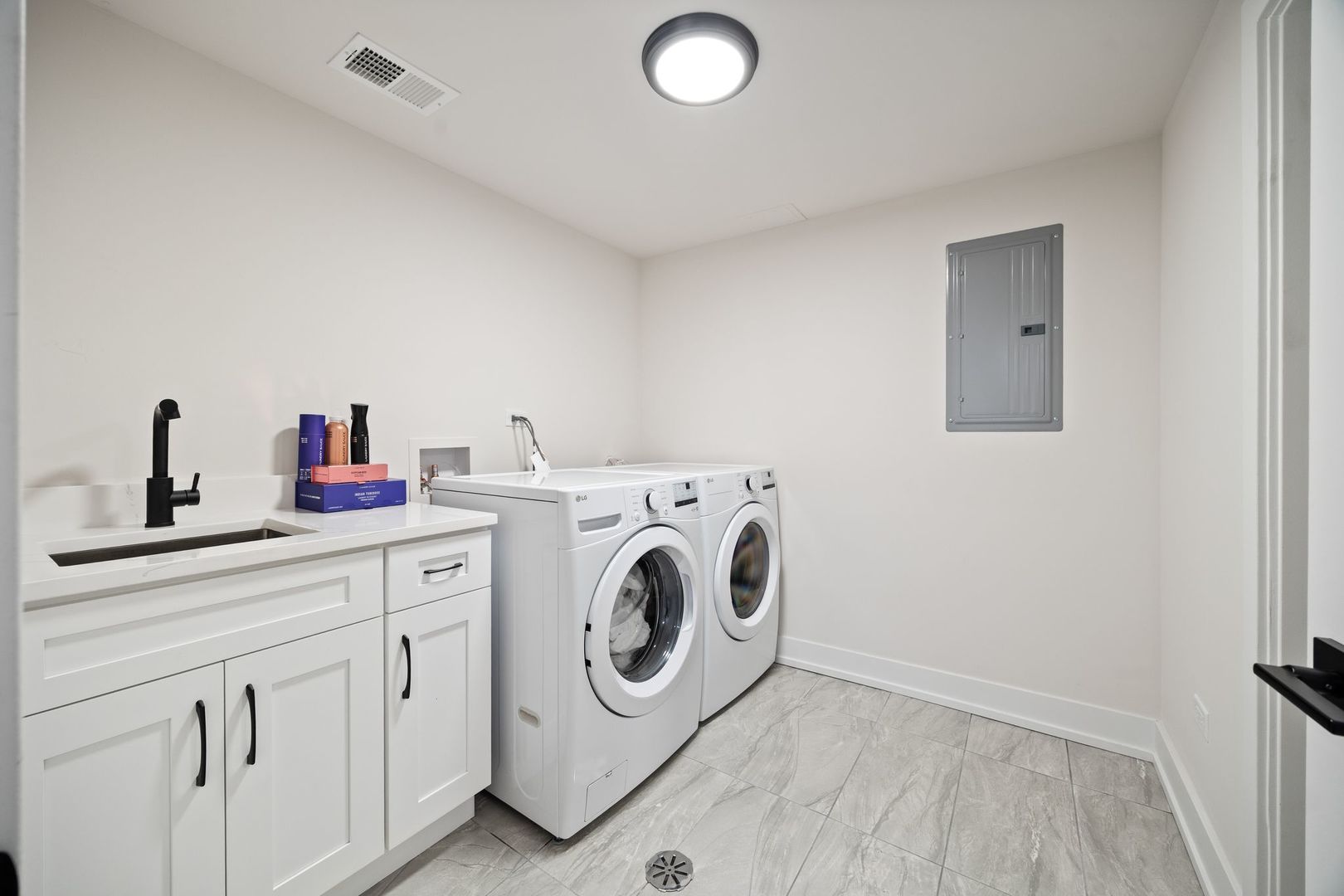 4057 N Drake Avenue, Chicago, IL 60618