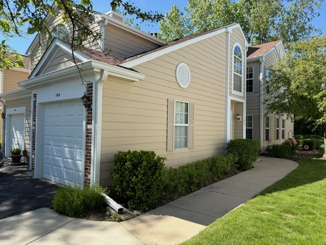 16 Tyler Court #B, Streamwood, IL 60107