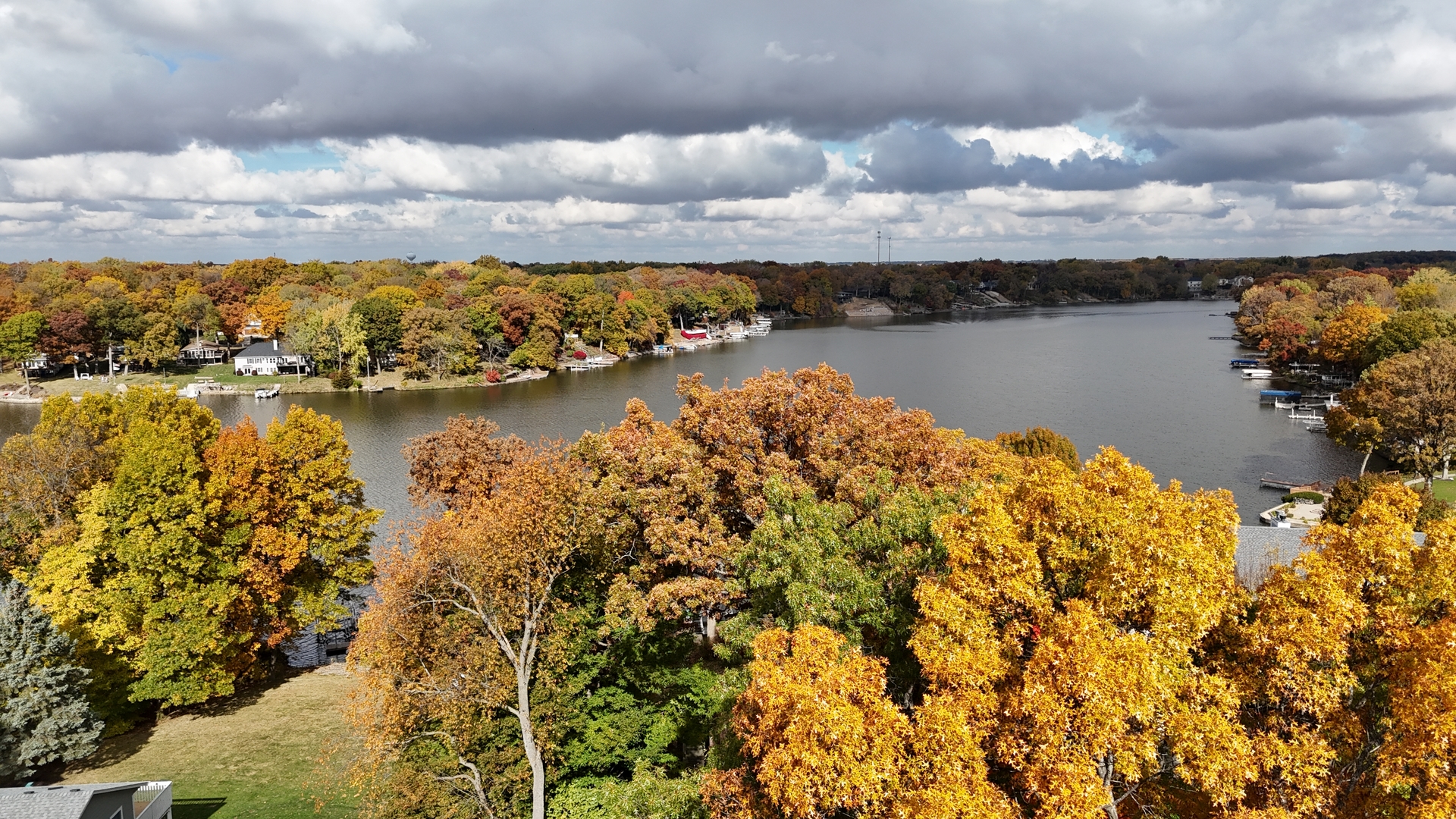 867 & 868 Lake Holiday Drive, Lake Holiday, IL 60548