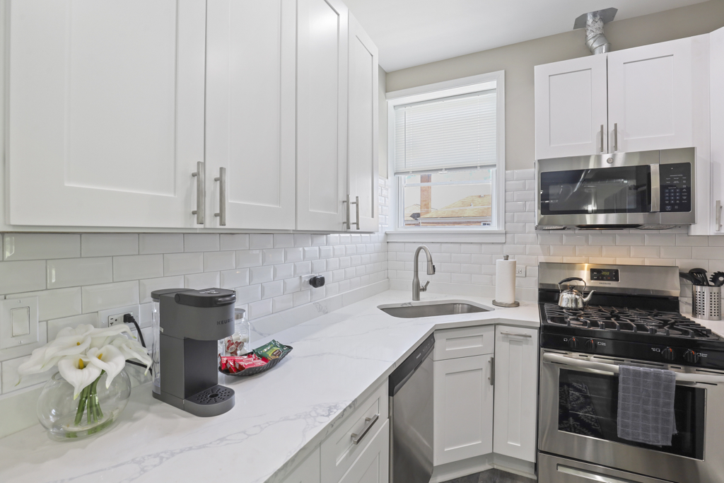 1111 Bonnie Brae Place #3E, River Forest, IL 60305