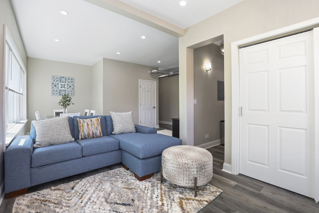 1111 Bonnie Brae Place #3E, River Forest, IL 60305