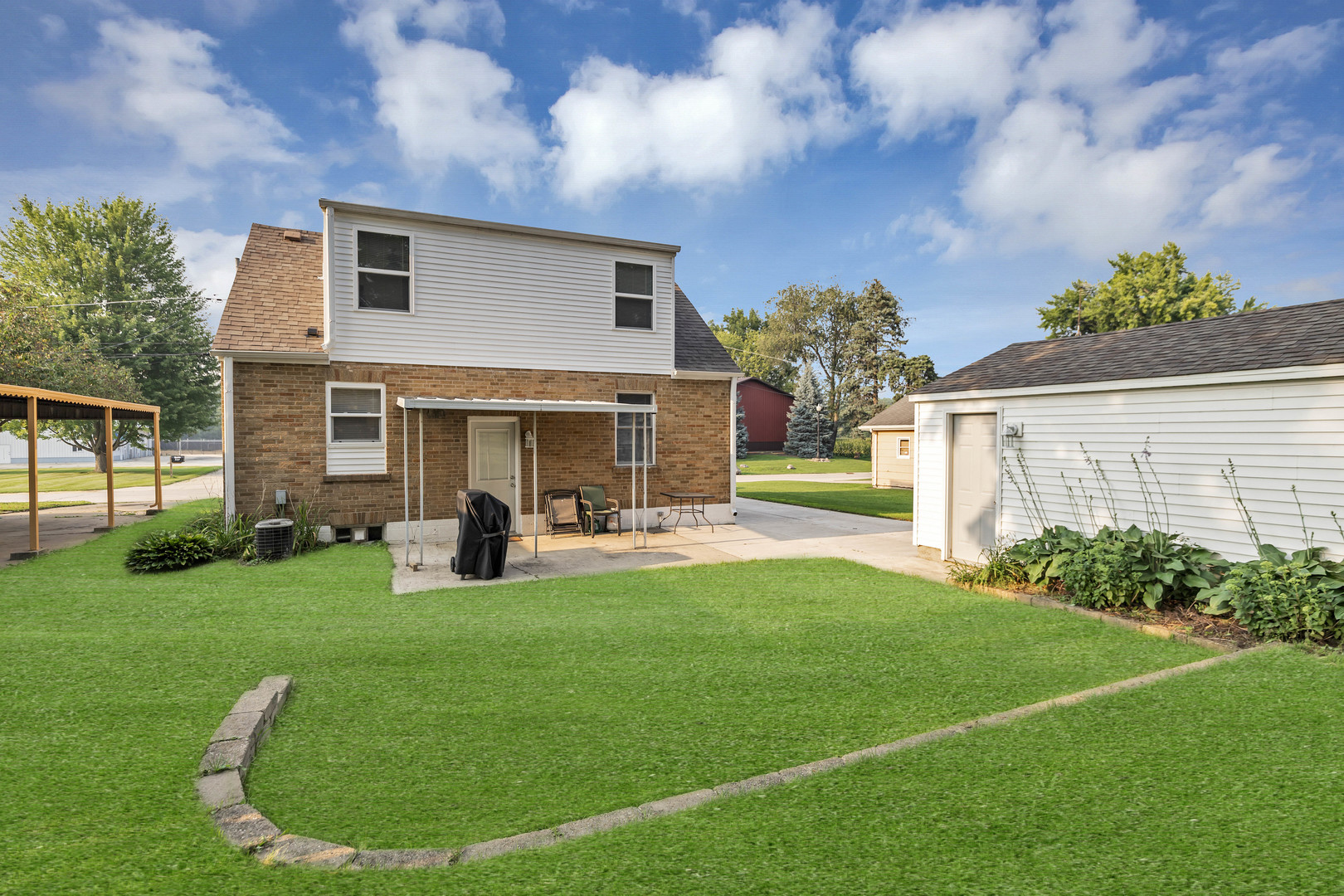 528 Sycamore Street, Sycamore, IL 60178