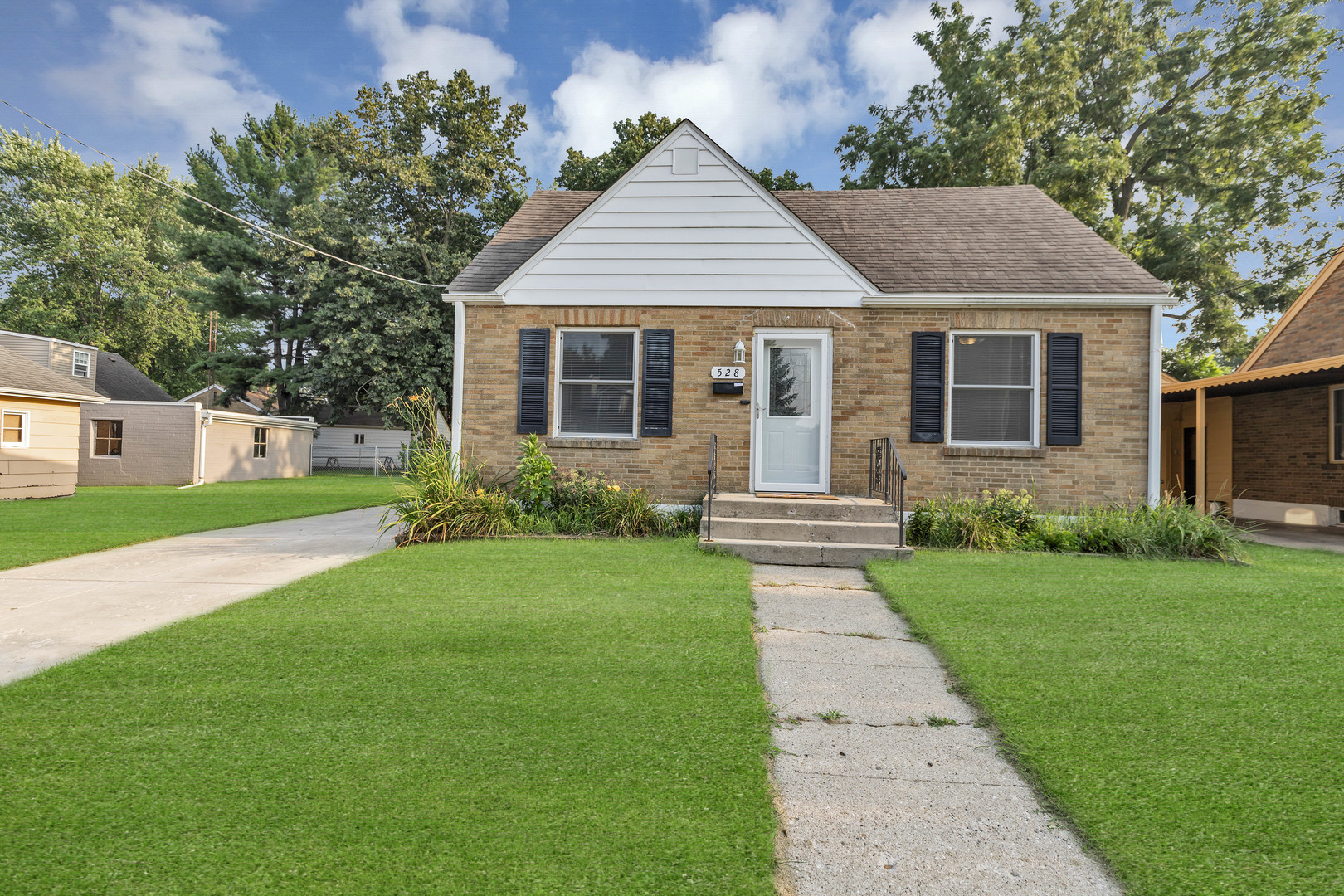 528 Sycamore Street, Sycamore, IL 60178