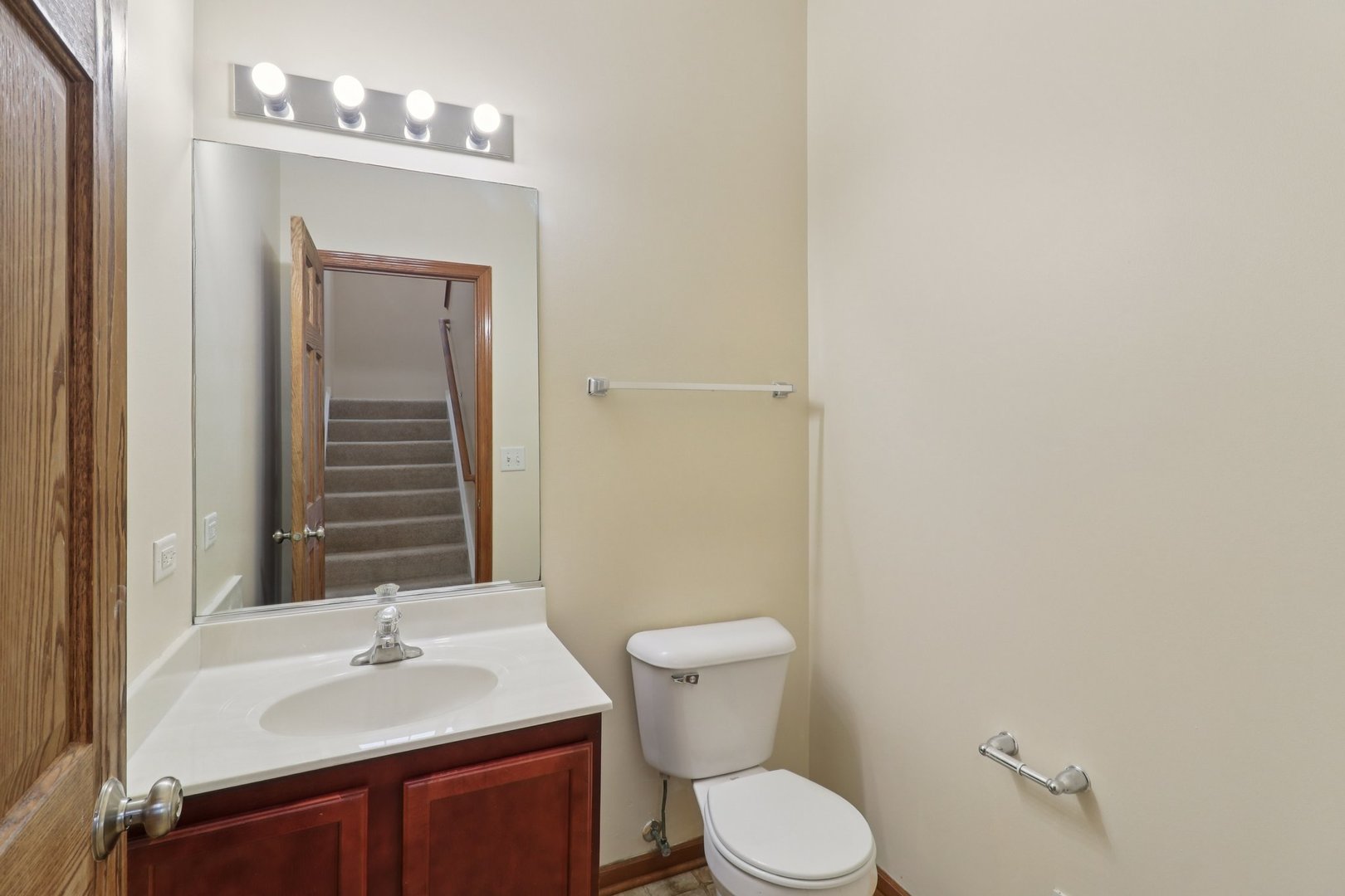 1475 W Sedgewood Court, Round Lake, IL 60073
