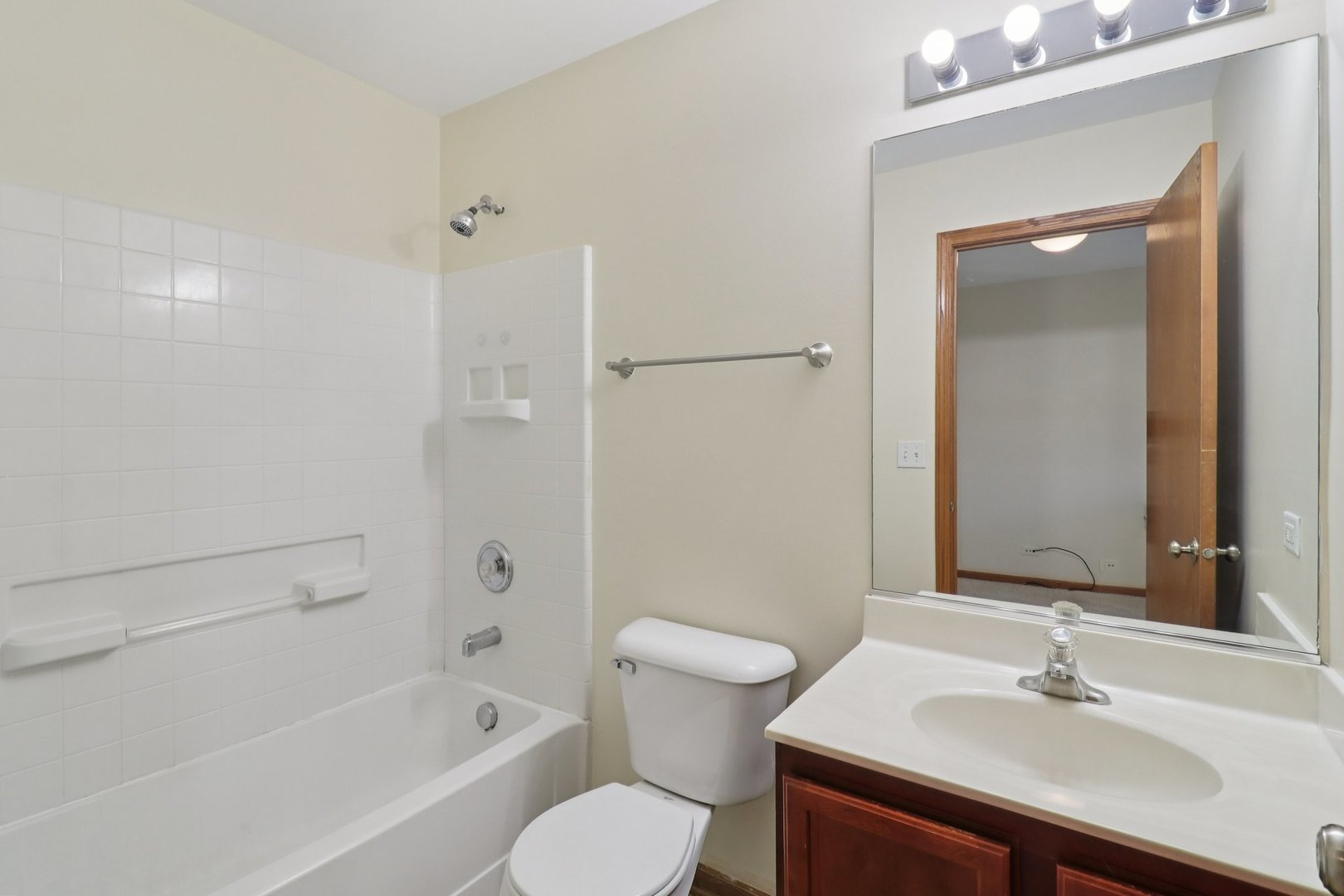 1475 W Sedgewood Court, Round Lake, IL 60073