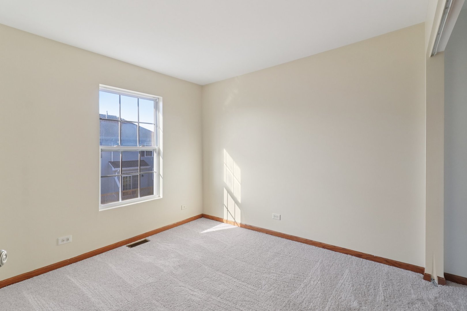 1475 W Sedgewood Court, Round Lake, IL 60073