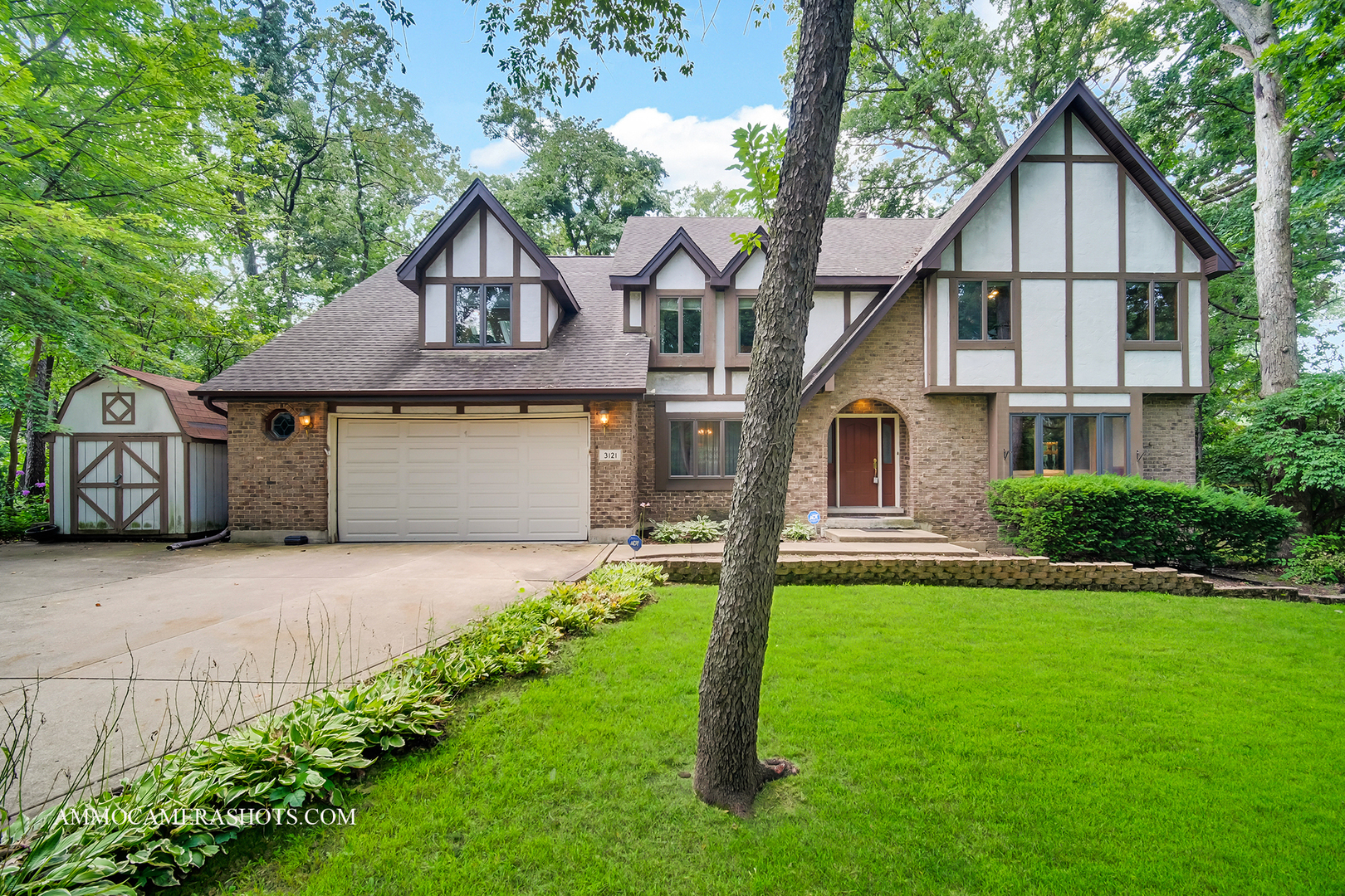 3121 Whispering Oaks Lane, Woodridge, IL 60517