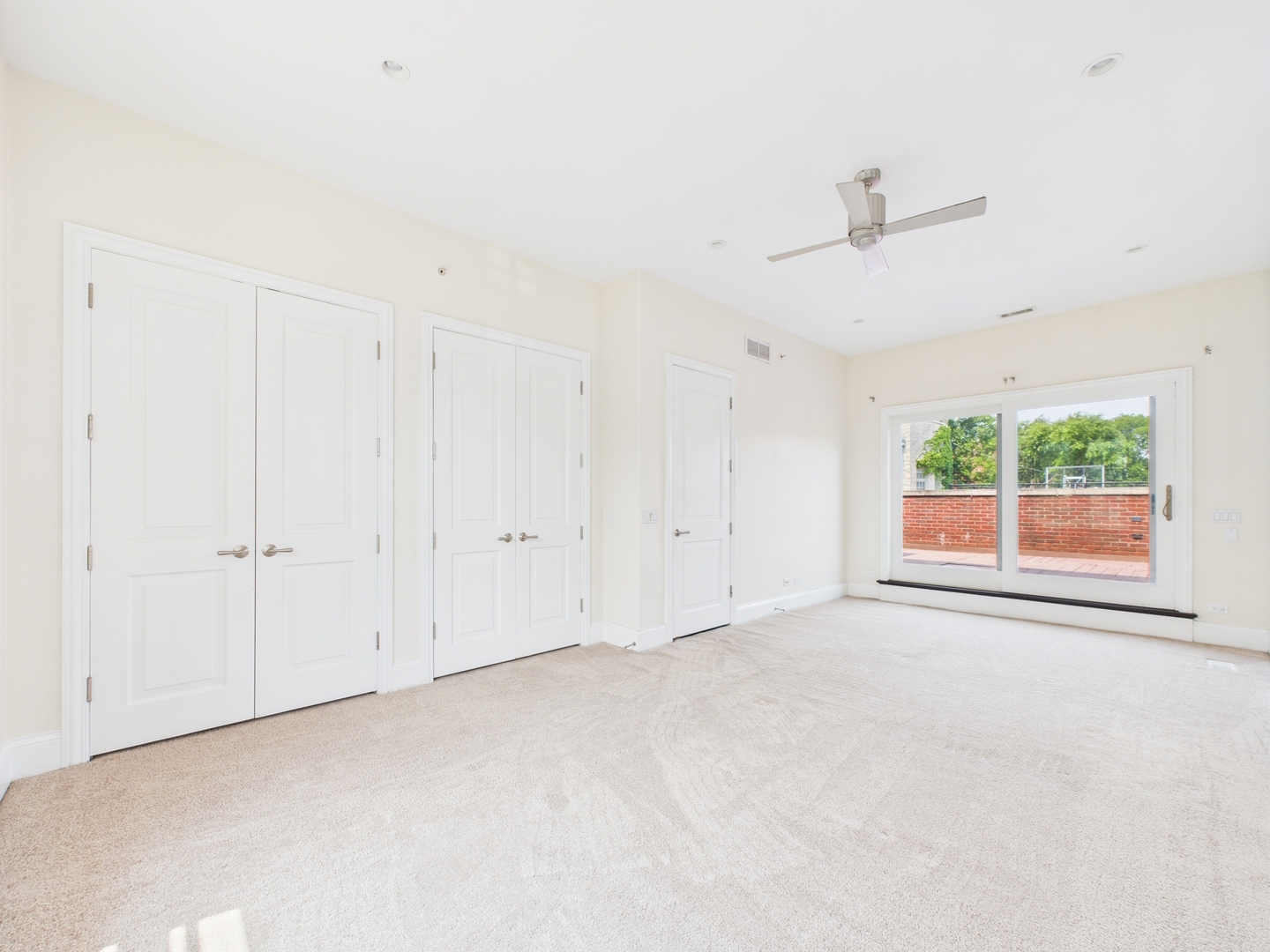 1242 W Dickens Avenue, Chicago, IL 60614