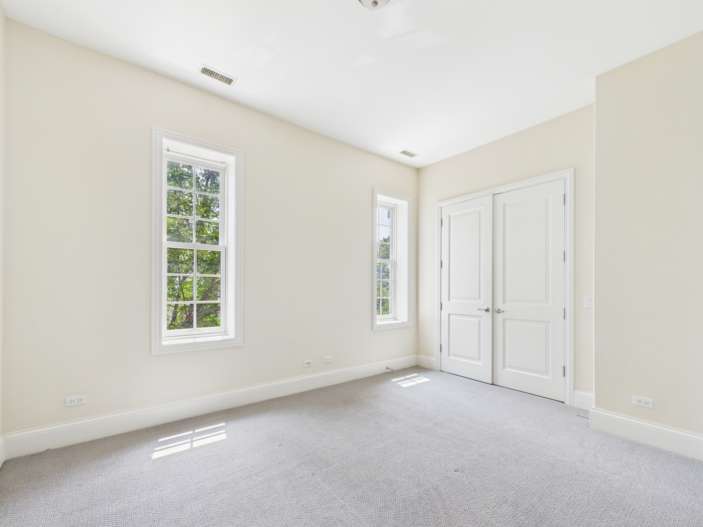 1242 W Dickens Avenue, Chicago, IL 60614