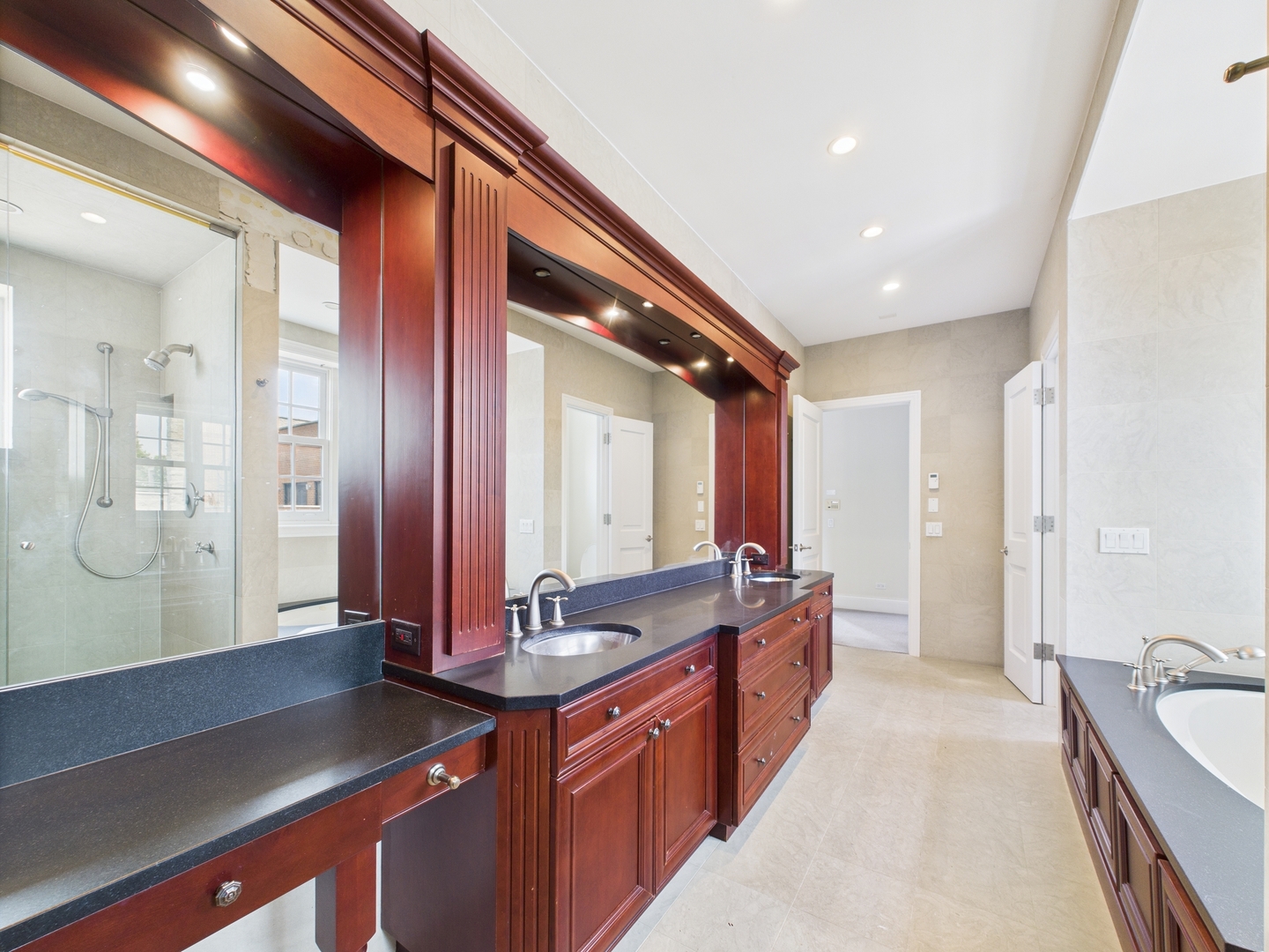 1242 W Dickens Avenue, Chicago, IL 60614