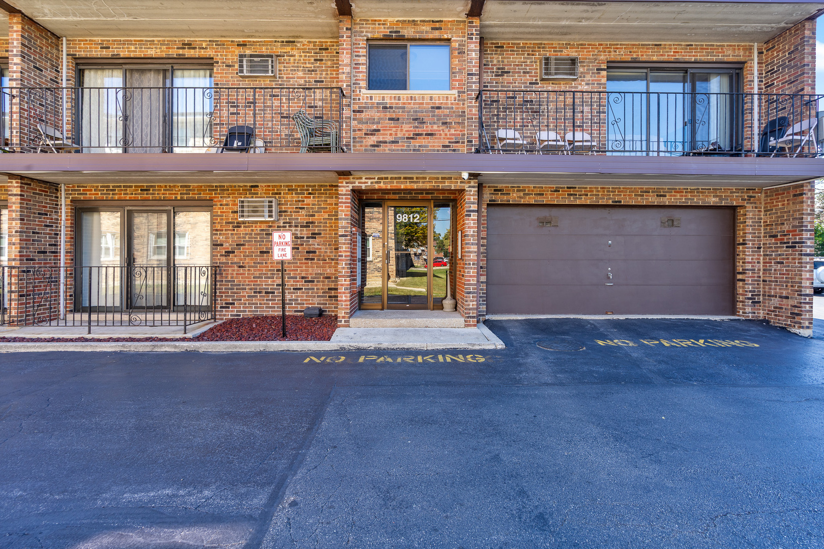 9812 S Nottingham Avenue #14, Chicago Ridge, IL 60415