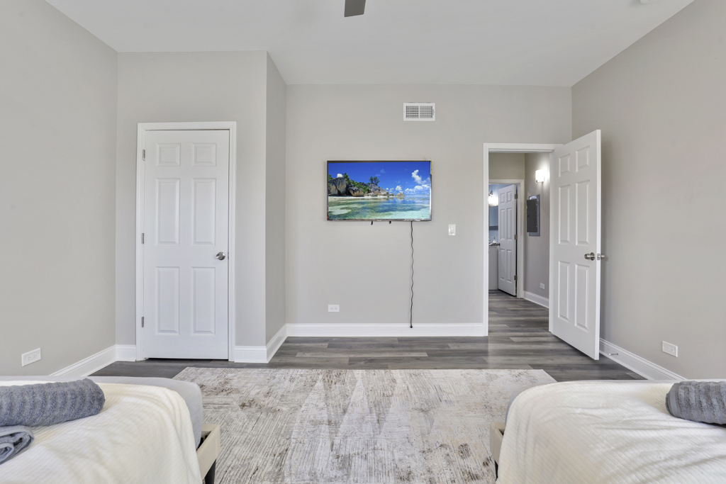 1111 Bonnie Brae Place #3W, River Forest, IL 60305