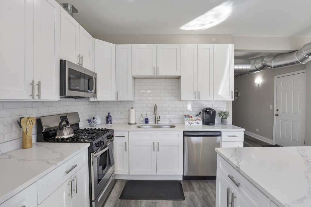 1111 Bonnie Brae Place #3W, River Forest, IL 60305