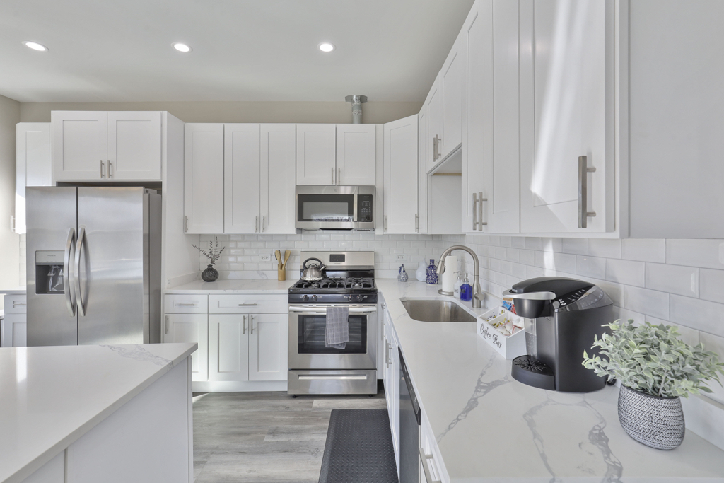 1111 Bonnie Brae Place #3W, River Forest, IL 60305