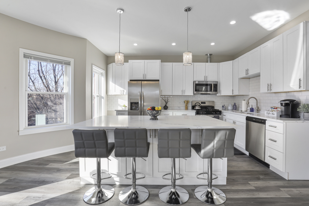 1111 Bonnie Brae Place #3W, River Forest, IL 60305