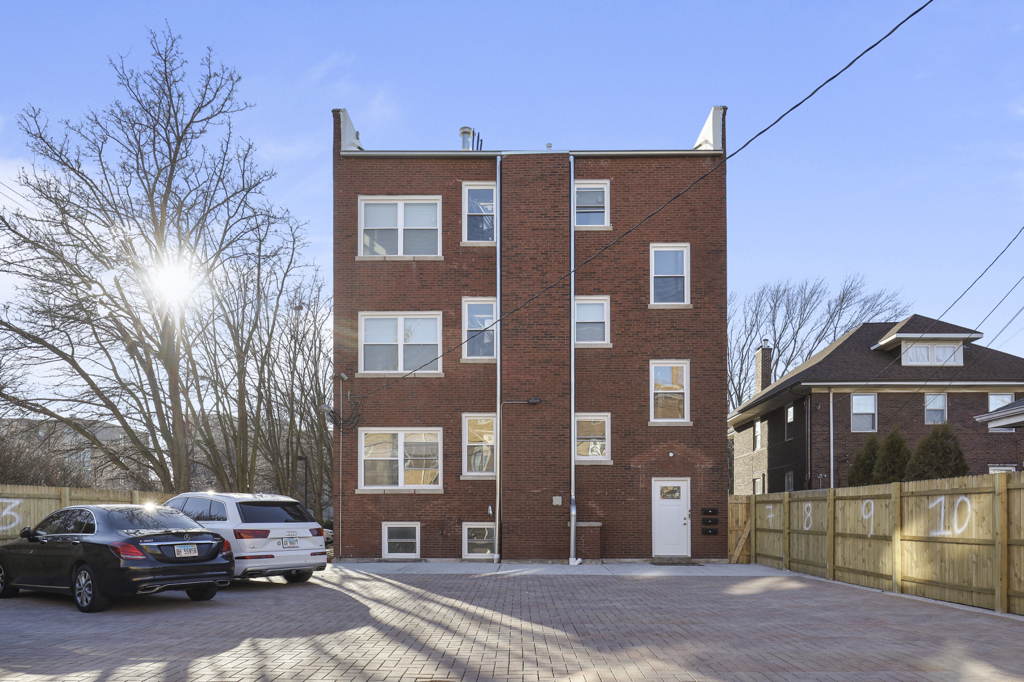 1111 Bonnie Brae Place #3W, River Forest, IL 60305
