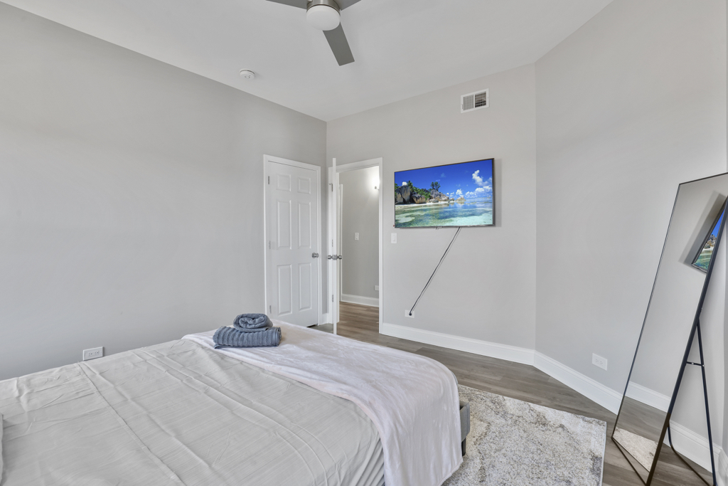 1111 Bonnie Brae Place #3W, River Forest, IL 60305