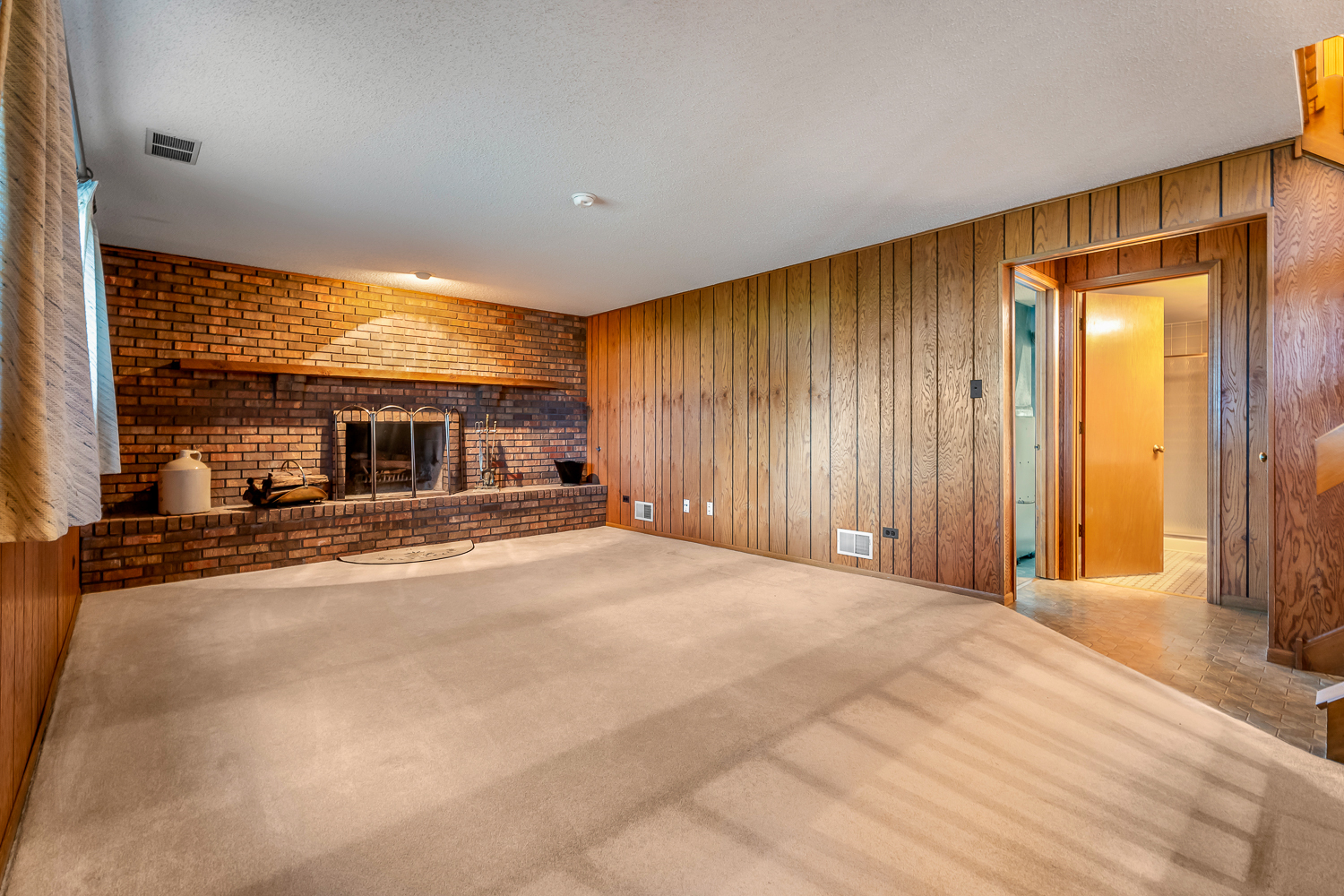 2205 182nd Street, Lansing, IL 60438
