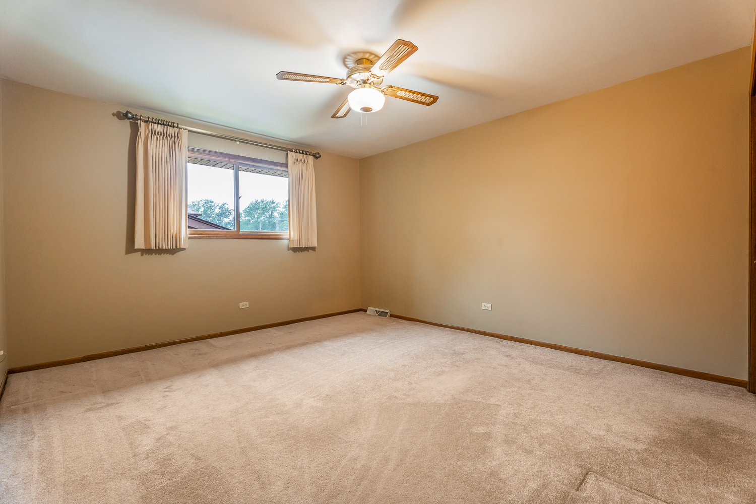 2205 182nd Street, Lansing, IL 60438