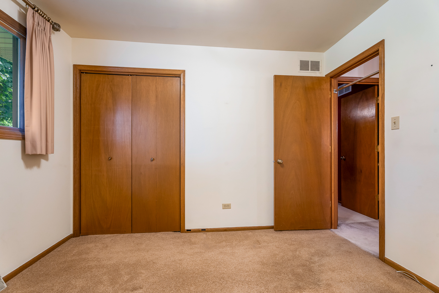 2205 182nd Street, Lansing, IL 60438