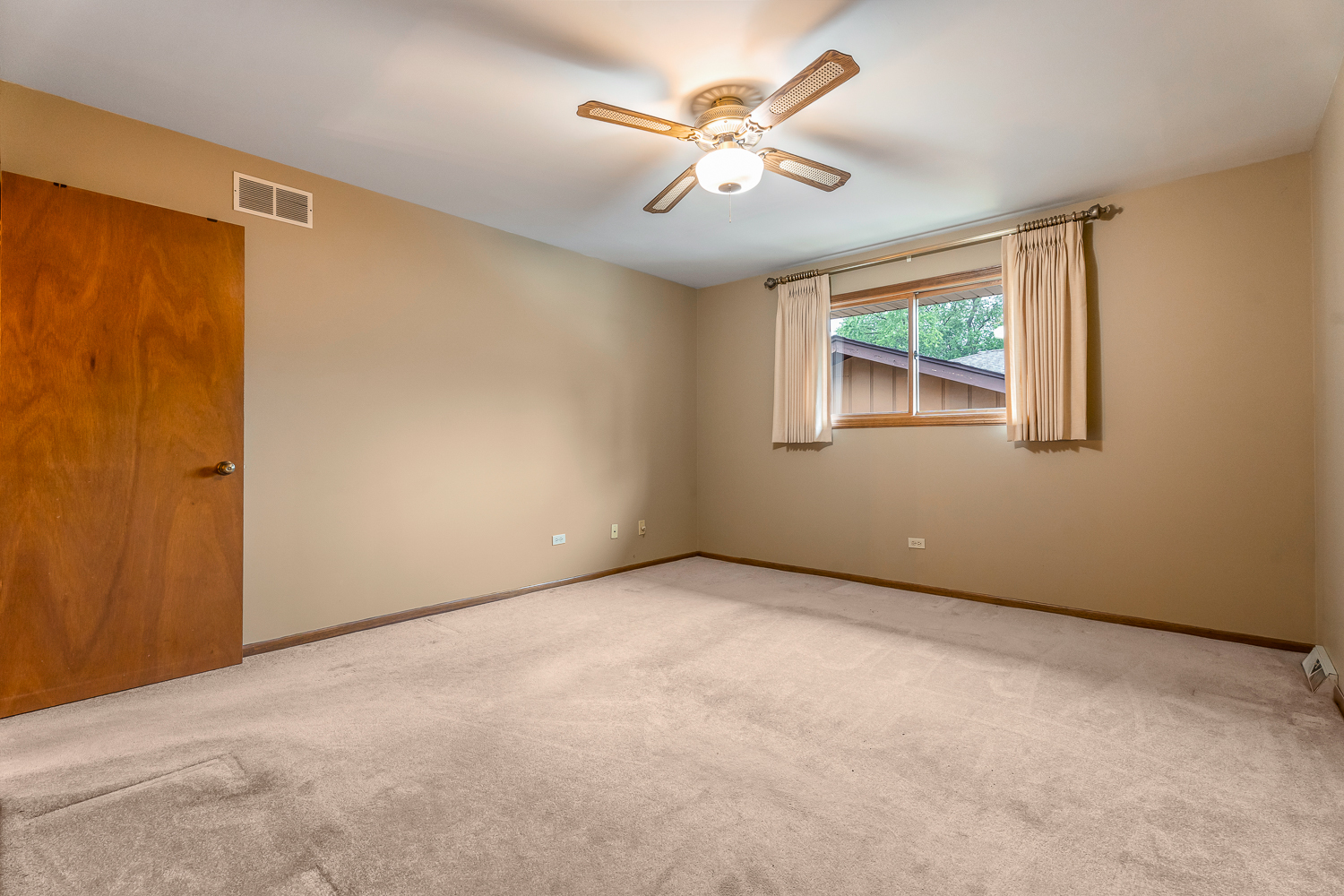2205 182nd Street, Lansing, IL 60438
