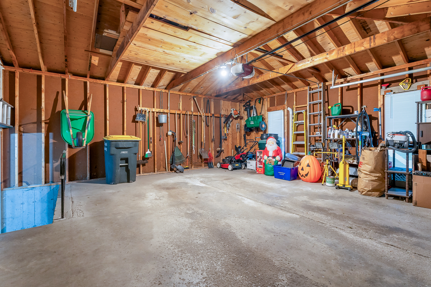 2205 182nd Street, Lansing, IL 60438