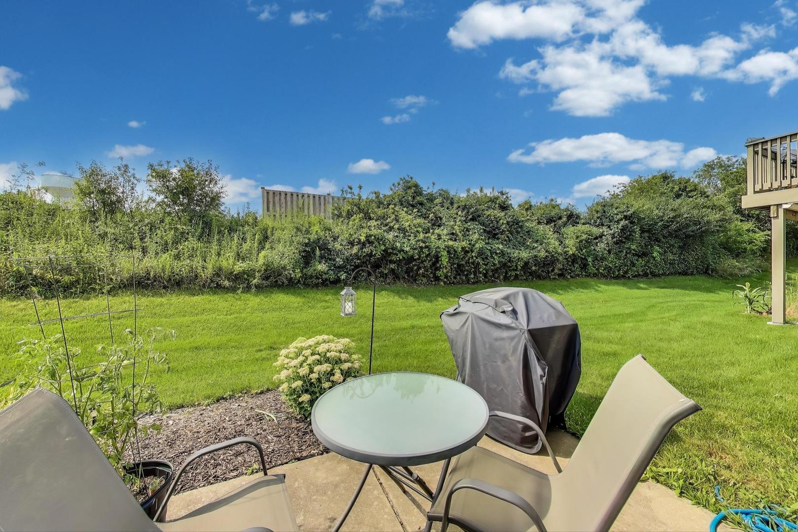 825 Blue Spruce Court, Lindenhurst, IL 60046