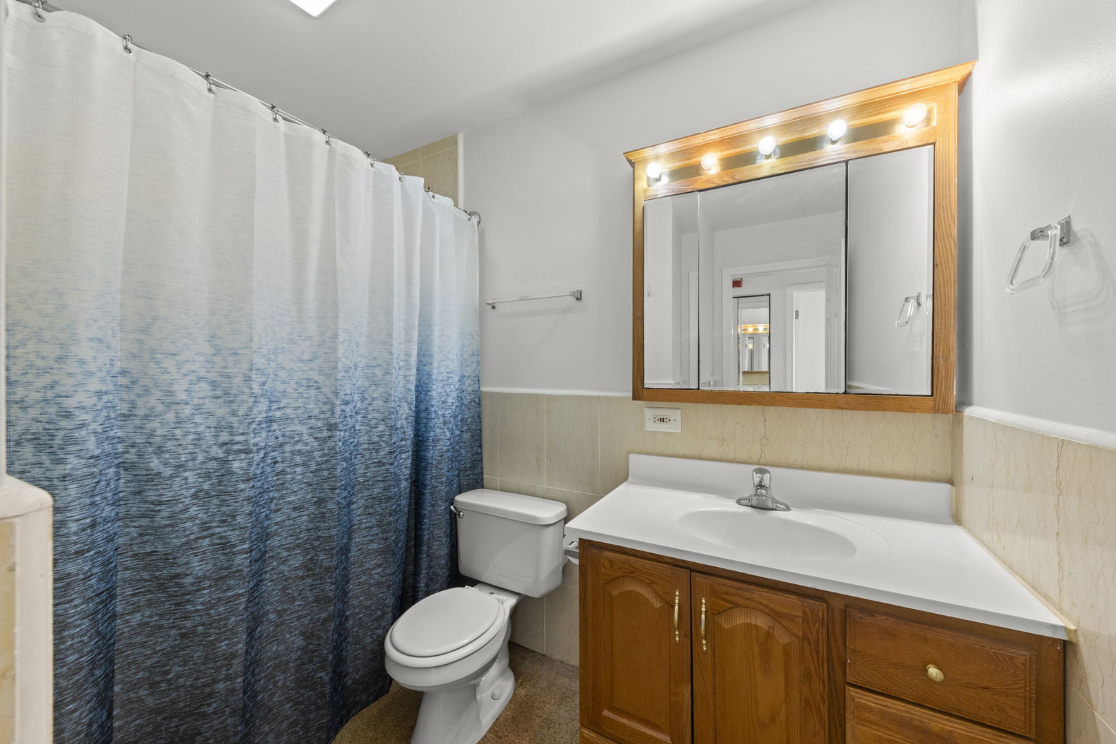 4435 ARBOR Circle #23, Downers Grove, IL 60515