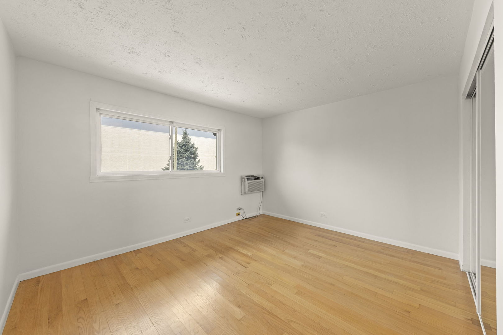 4435 ARBOR Circle #23, Downers Grove, IL 60515