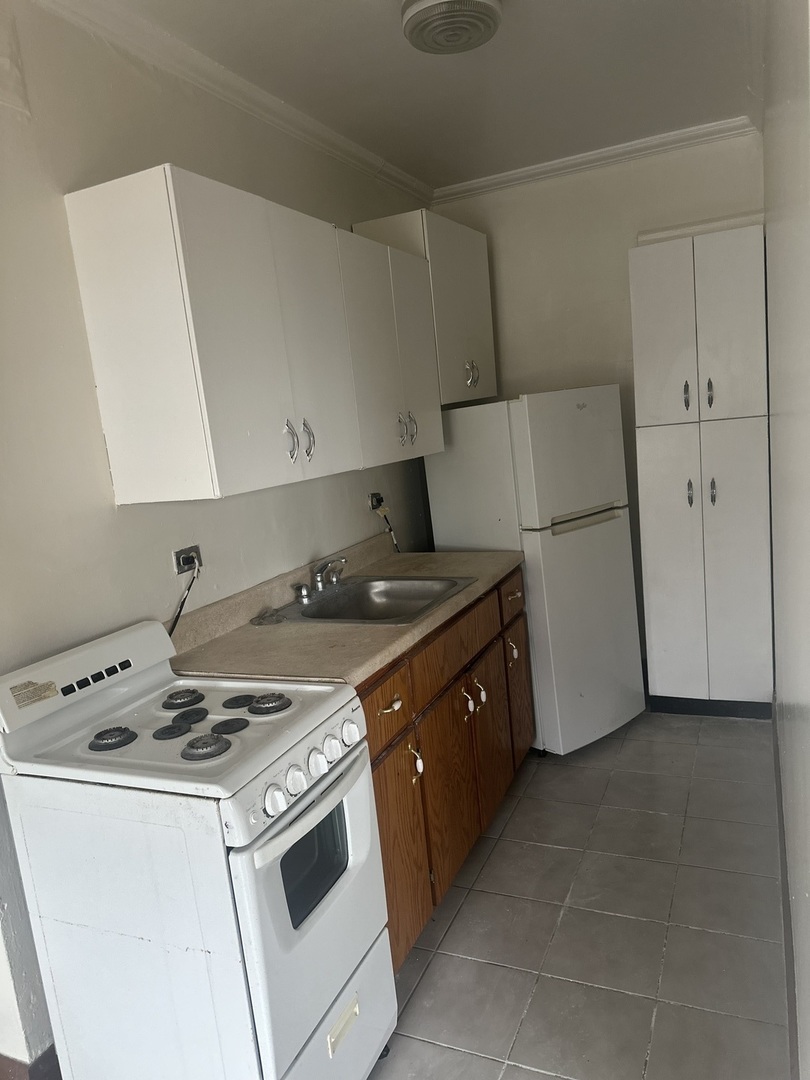 5480 S Cornell Avenue #712, Chicago, IL 60615