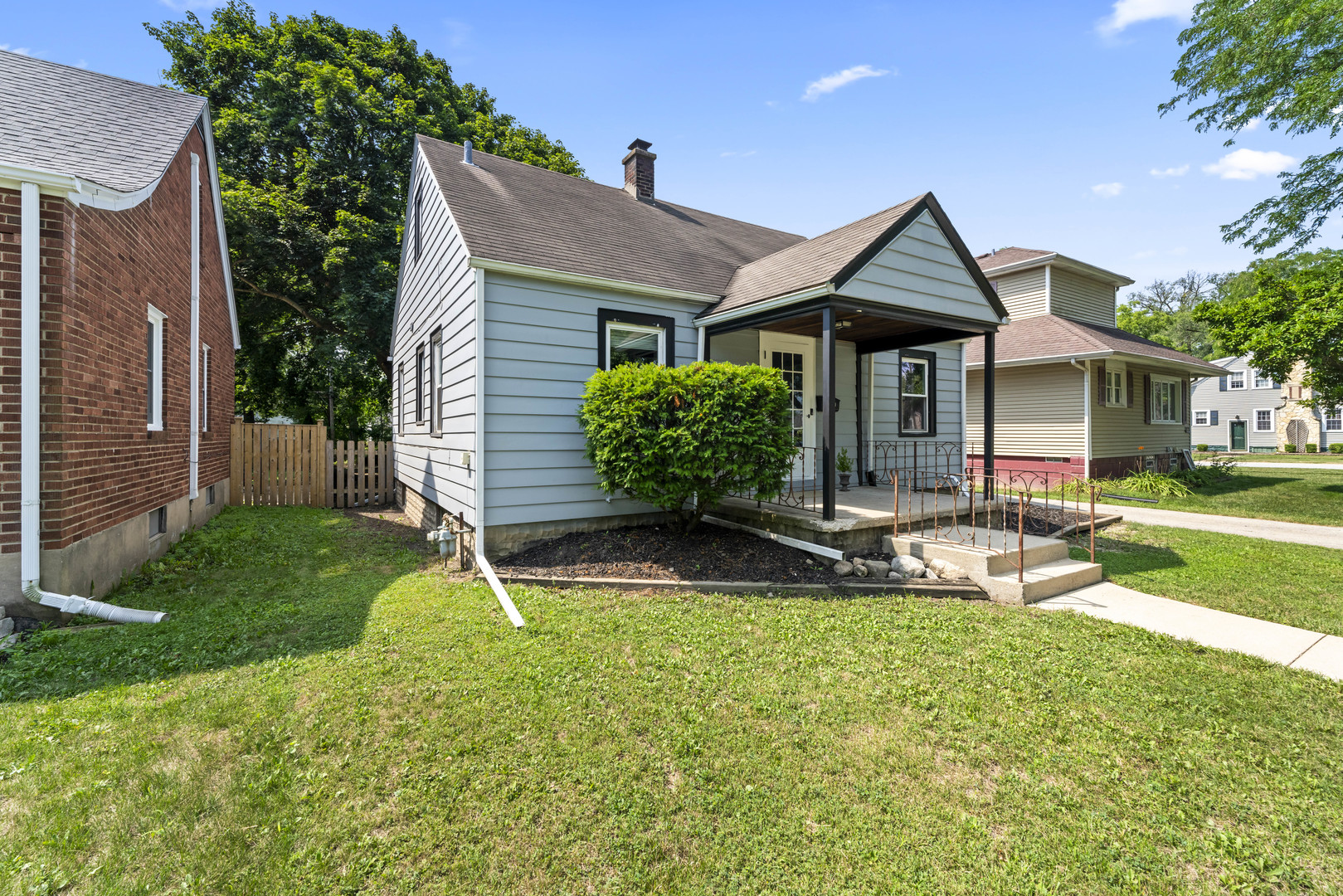 660 1st Street, Crete, IL 60417