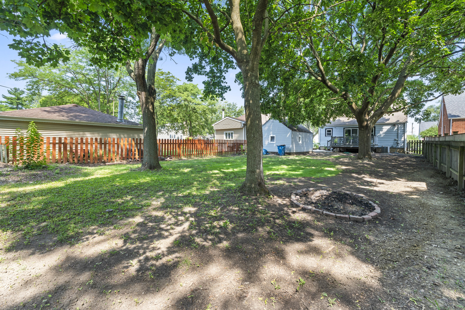 660 1st Street, Crete, IL 60417