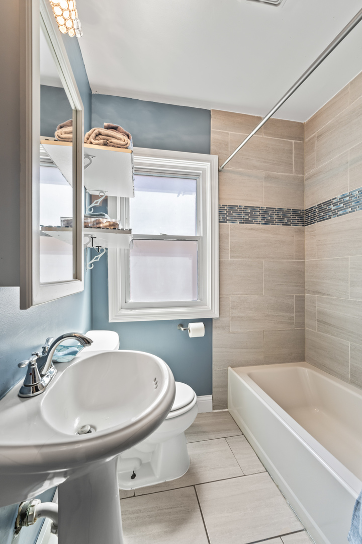 660 1st Street, Crete, IL 60417