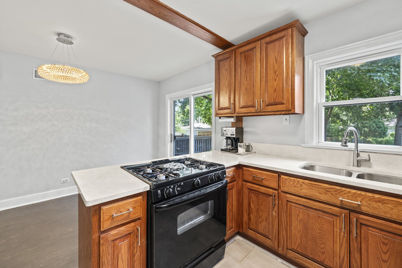 660 1st Street, Crete, IL 60417