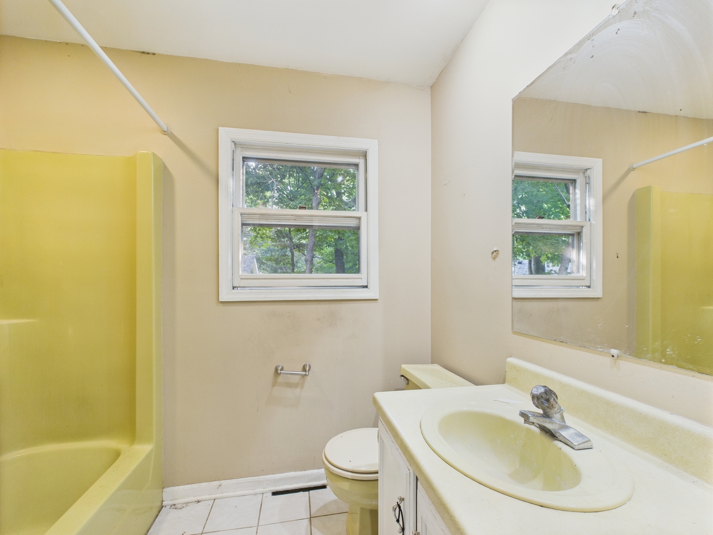 1136 Pine Court, Batavia, IL 60510