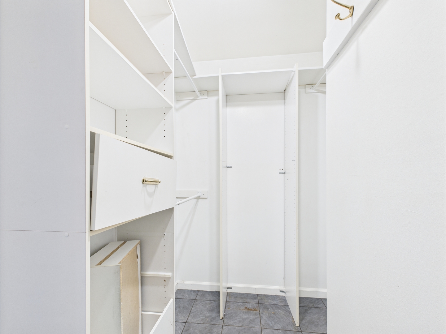 1136 Pine Court, Batavia, IL 60510