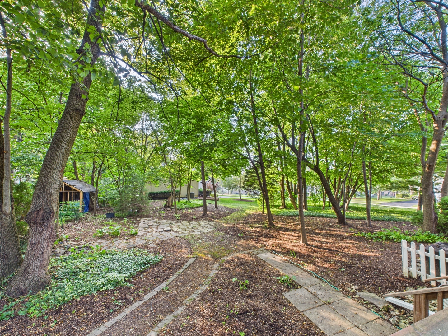 1136 Pine Court, Batavia, IL 60510