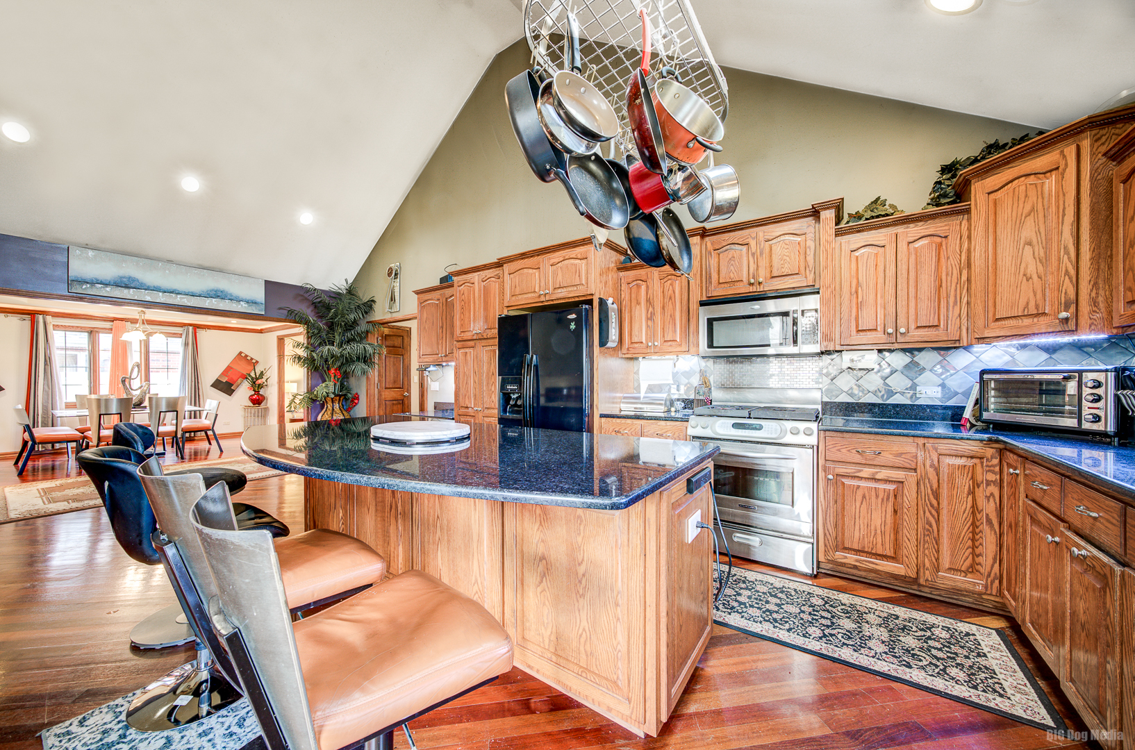 5641 W 81st Place, Burbank, IL 60459
