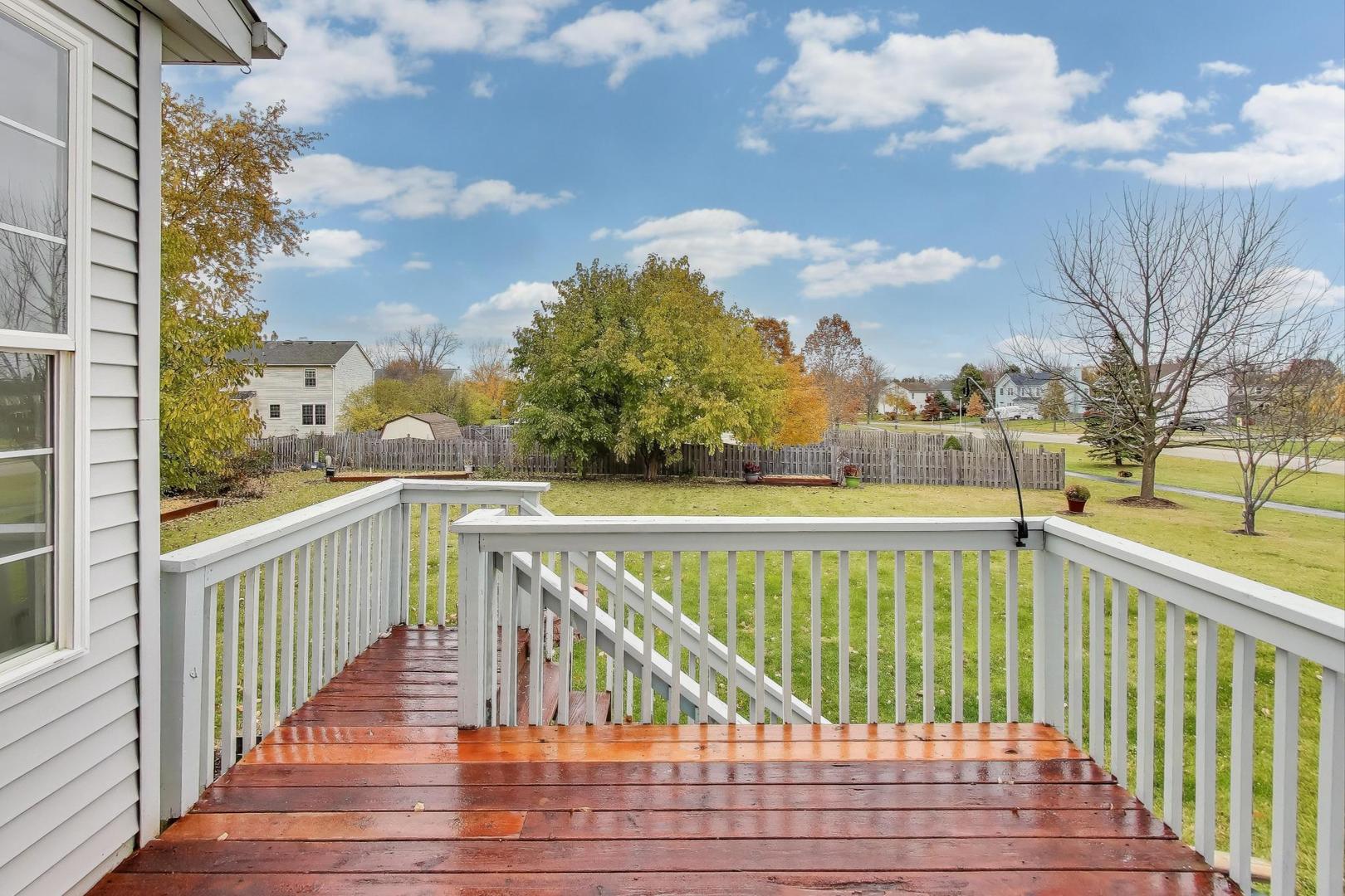 697 Providence Lane, Lindenhurst, IL 60046