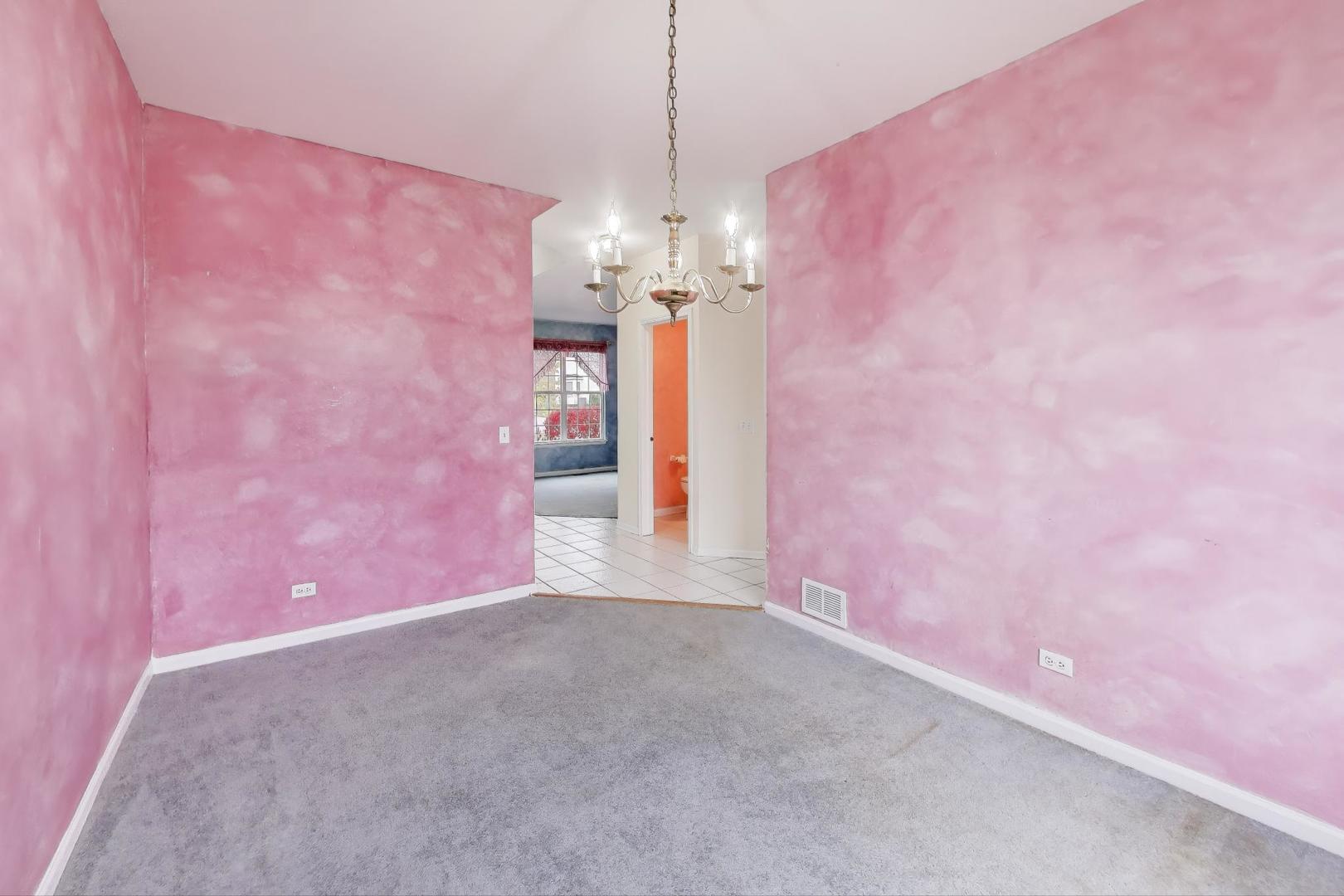 697 Providence Lane, Lindenhurst, IL 60046