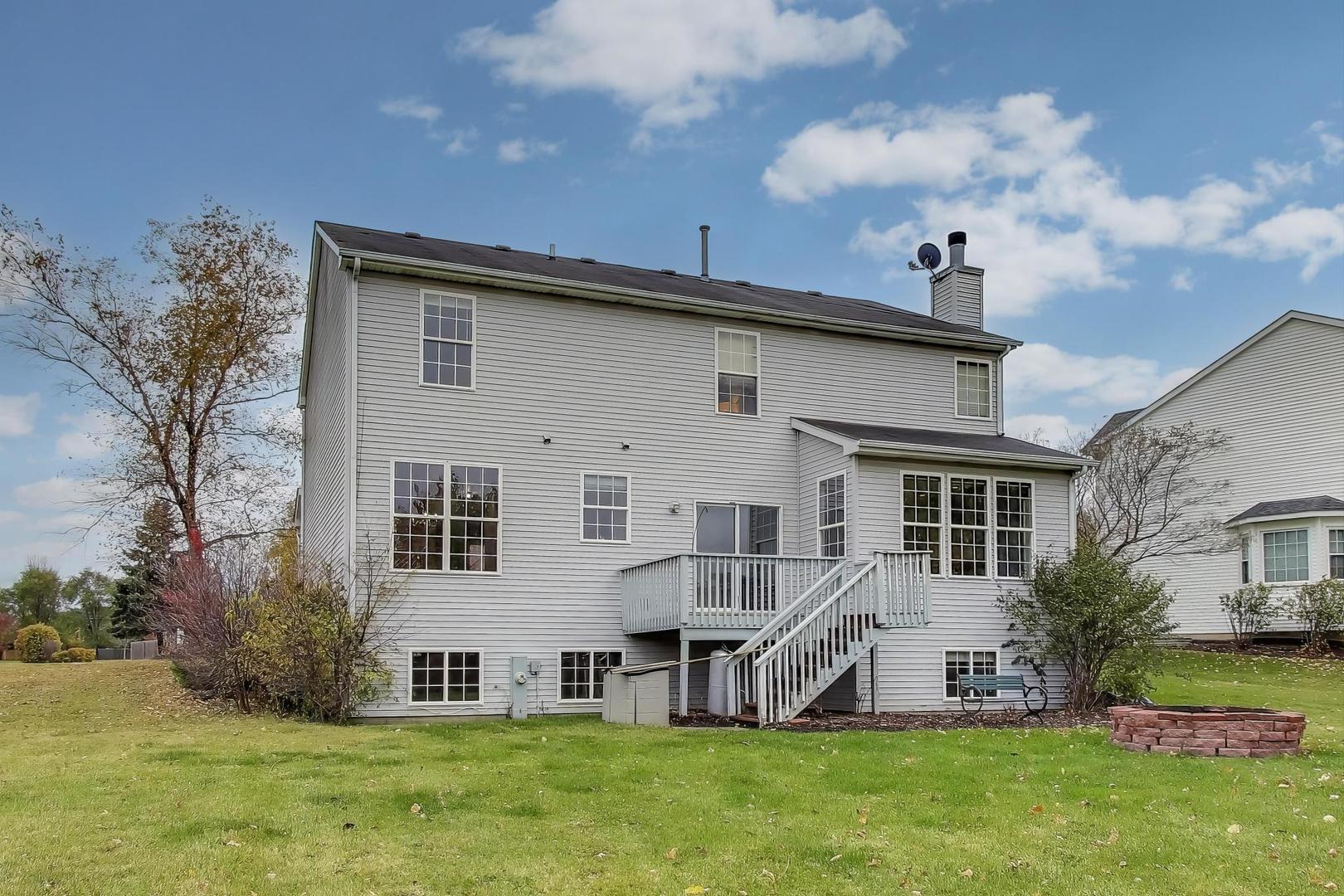 697 Providence Lane, Lindenhurst, IL 60046