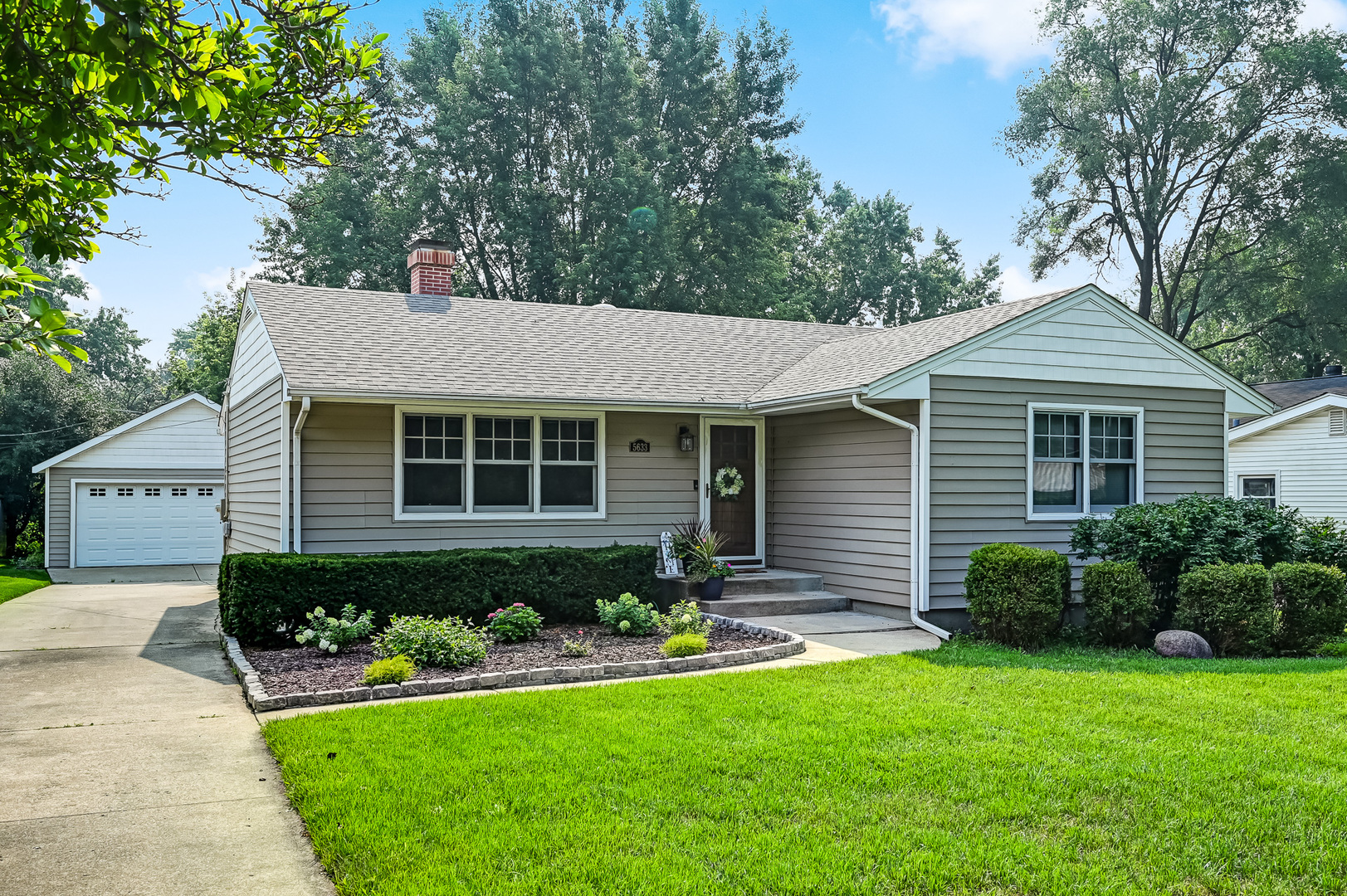 5633 Virginia Avenue, Clarendon Hills, IL 60514