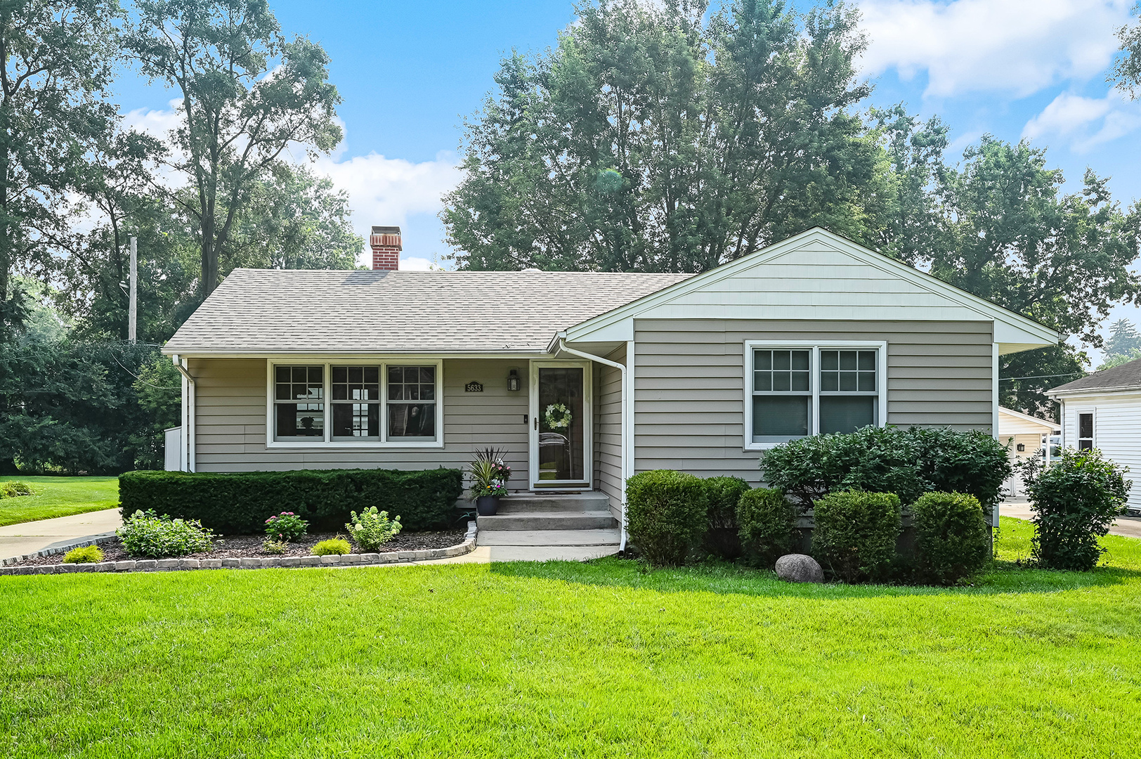 5633 Virginia Avenue, Clarendon Hills, IL 60514