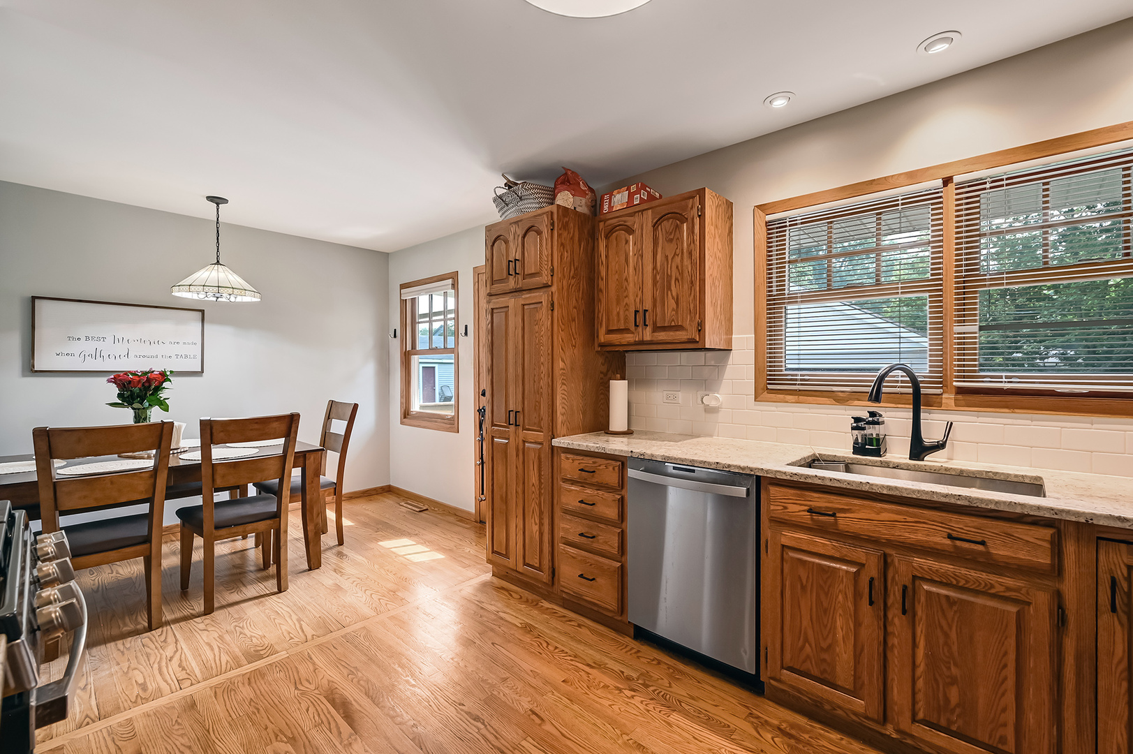 5633 Virginia Avenue, Clarendon Hills, IL 60514