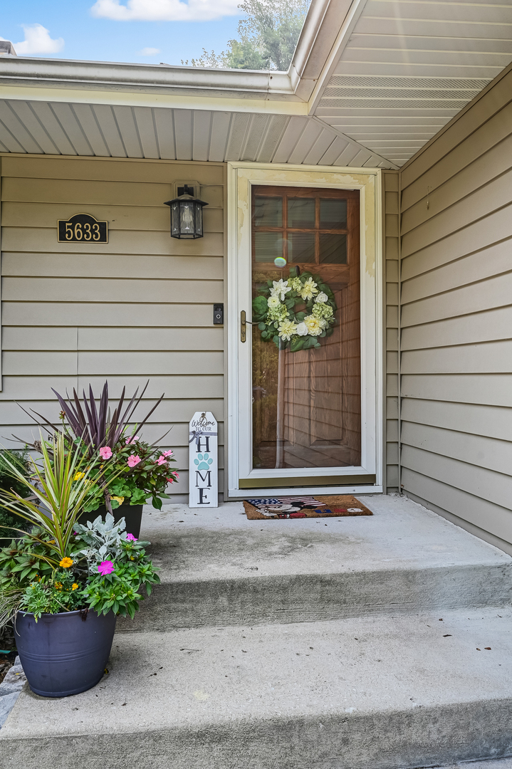 5633 Virginia Avenue, Clarendon Hills, IL 60514